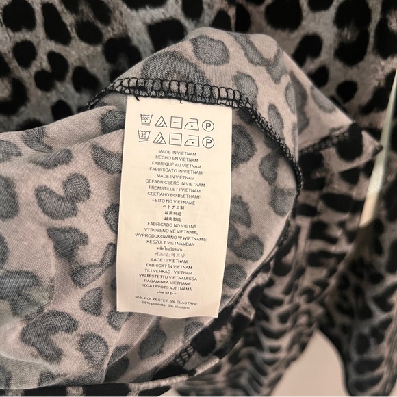 Michael Kors Leopard Print LongSleeved bell sleeve size:XS - Picture 5 of 6